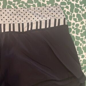 Lululemon Groovy Run Shorts Black / Twin Stripe Black / Mod Dot Printed Black